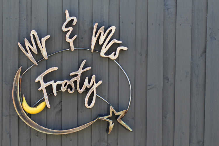 Custom Mr and Mrs wedding sign.