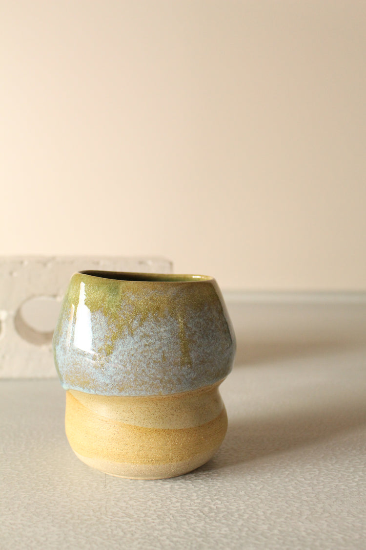 Oval vase or utensil holder