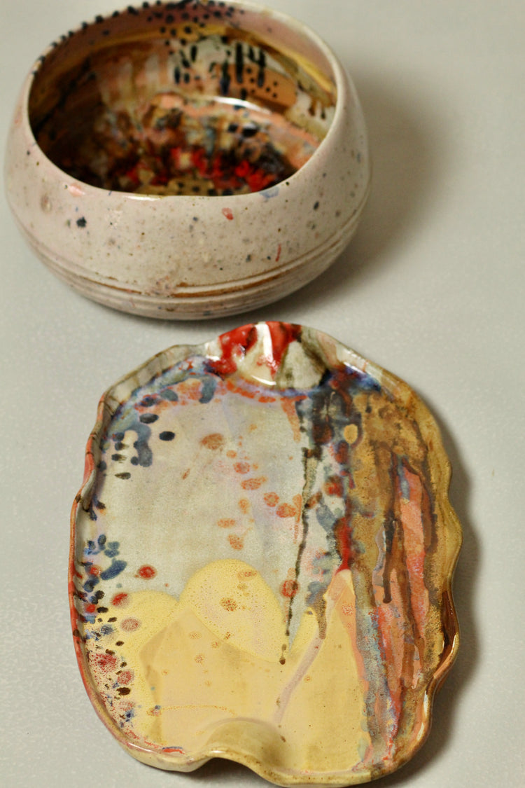 Hundreds n Thousands Large serving bowl