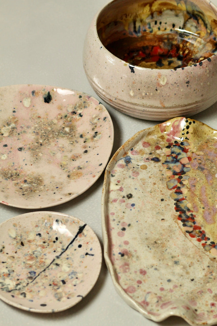 Hundreds n Thousands Large serving bowl