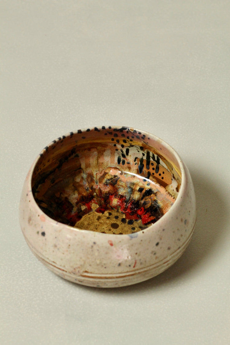 Hundreds n Thousands Large serving bowl