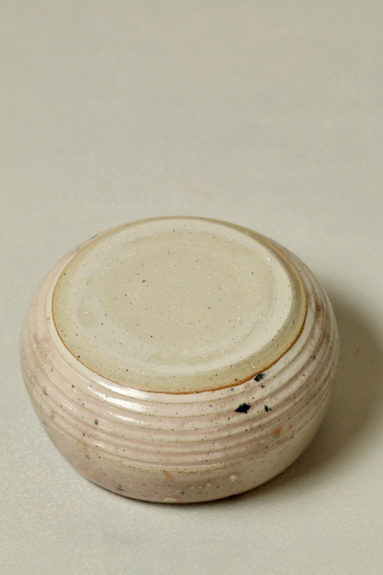 Hundreds n Thousands Large serving bowl