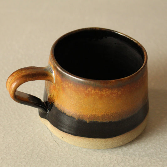 Black and tan angular mug 225ml 1/2