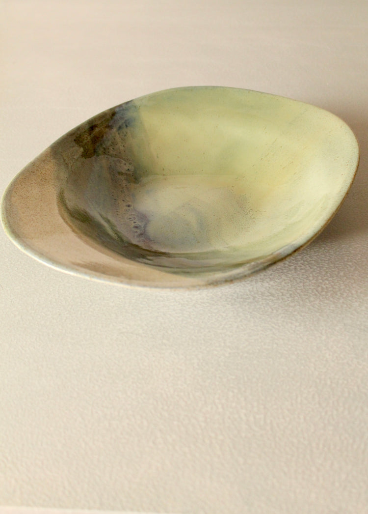 Large serving bowl